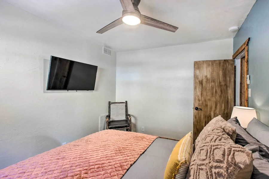 Cozy Red River Condo - Walk to Chair Lift!