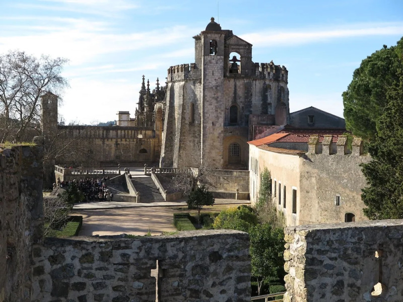 Gorgeous Villa in Salir do Porto With Private Swimming Pool