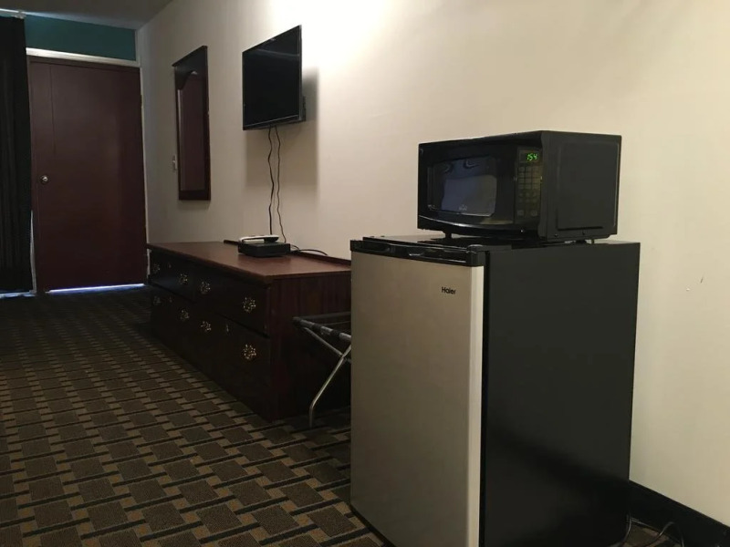 Marion Gray Plaza Motel