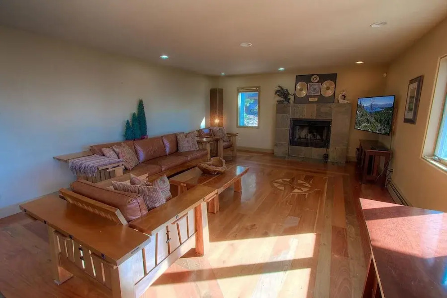 Azure Chateau 7 Bedroom Home by Redawning, Incline Village