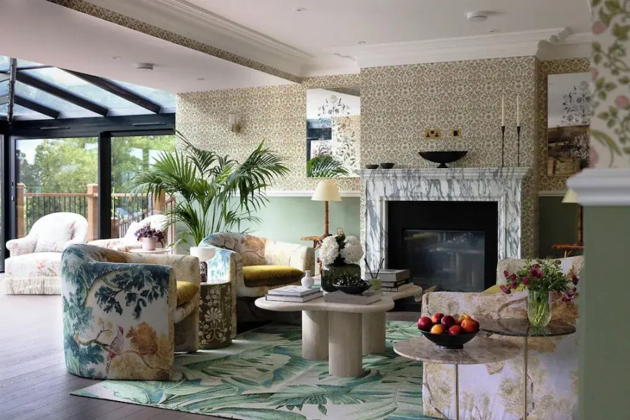 Thames Mansion - River View