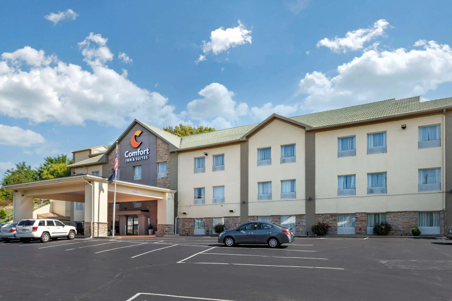 Comfort Inn & Suites Cincinnati Uptown Clifton