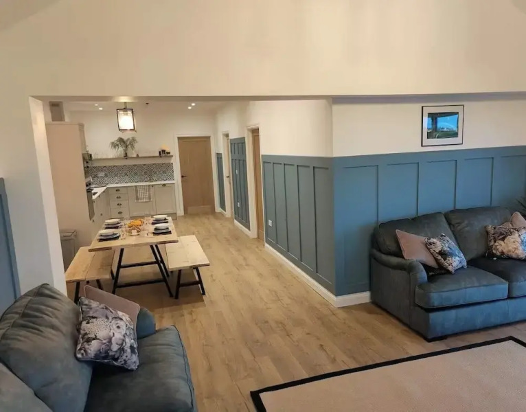 2-bed Coastal Cottage - Sleeps 4 - Pet Friendly