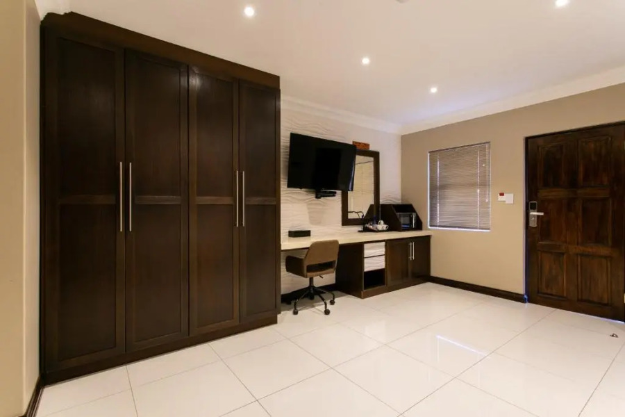 Royl Court Guesthouse