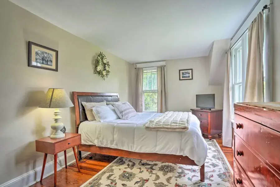 Elegant Charles Town Home: Grill, Walk Dtwn!