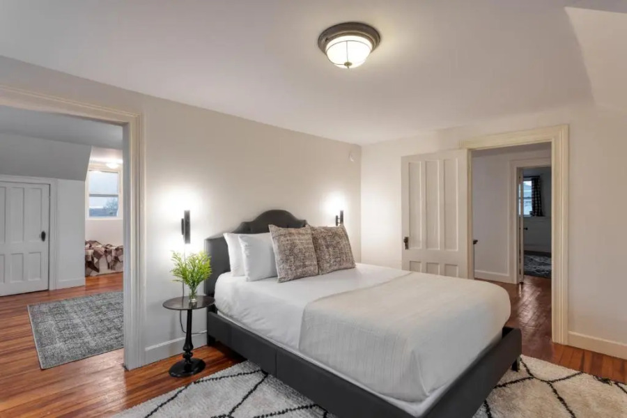 Hudson Estate Historic Upstate Home + Private Apartment