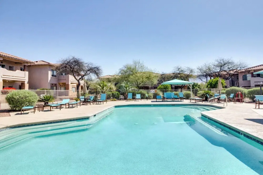 Oro Valley Condo w/ Community Pool: Near Hiking!