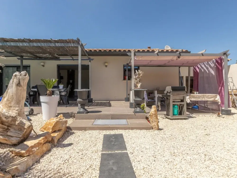 Serene Villa in Saint-Victor-la-Coste with Private Pool