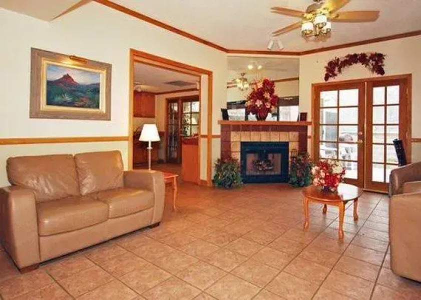 Comfort Inn At Ponderosa Pines