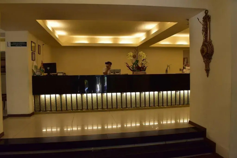 Avanti Hotel & Convention Center