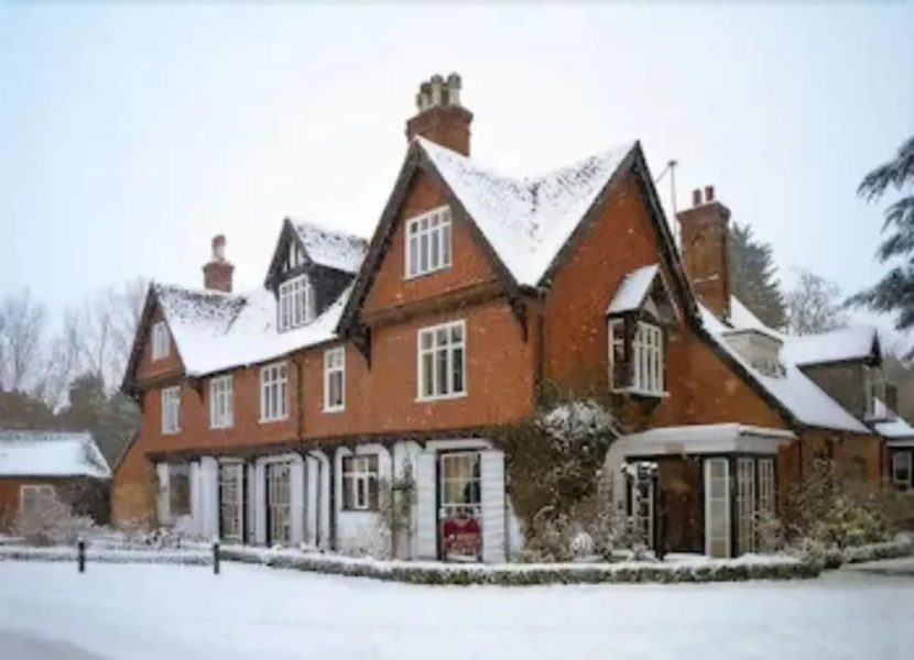 Ravenwood Hall Hotel