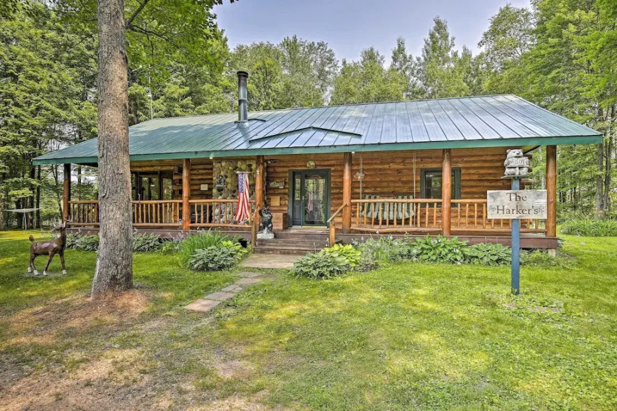 Scenic Cabin on 2 Acres Near Lake Holcombe Marina!