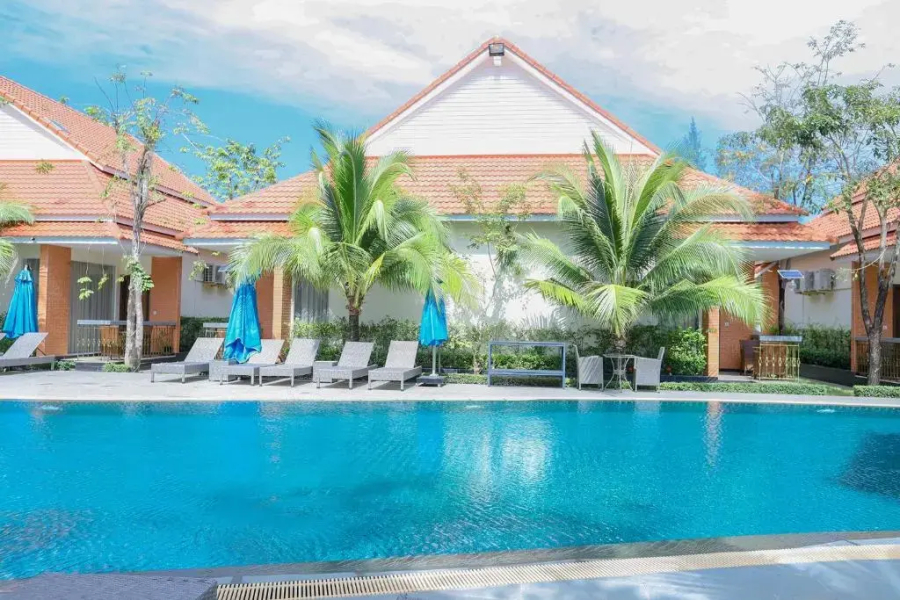 Sea Breeze Hotel & Villa