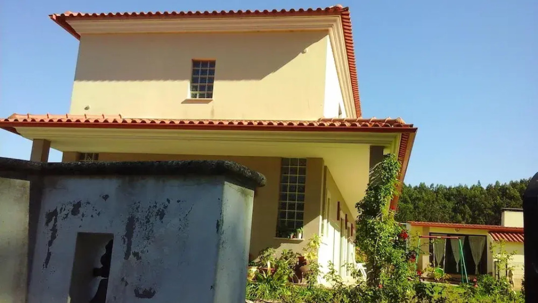 House With 2 Bedrooms in Salir de Matos, With Wonderful Mountain View,