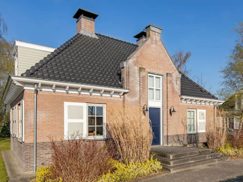 Stately, Luxury Villa With 3 Bathrooms, 2 km. From Appelscha