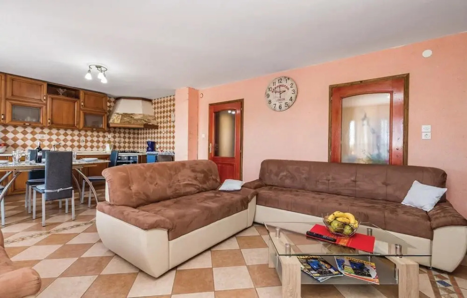 Stunning Home in Ozalj With 5 Bedrooms, Wifi and Outdoor Swimming Pool