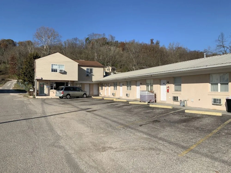 Travelers Motel