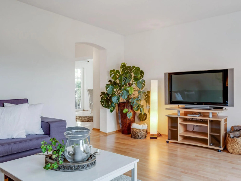 Enticing Holiday Home in Oldenburg with Garden near Sea