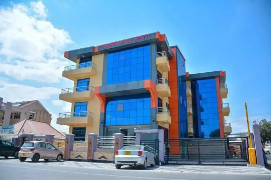 Unique Royal Hotel And Suites