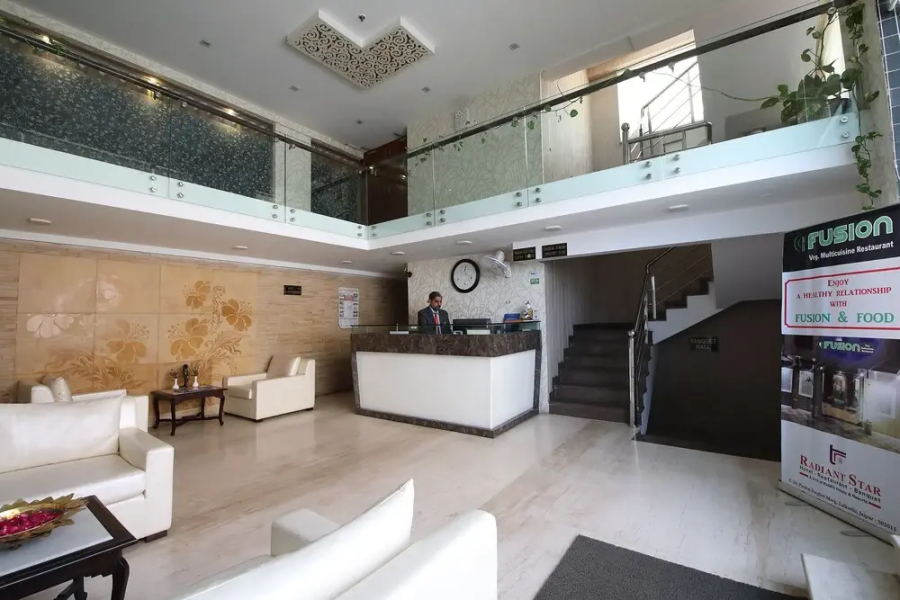 Hotel Radiant Star