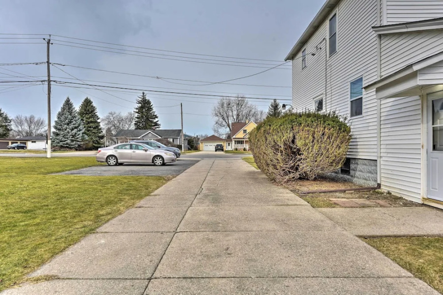 Vacation Rental ~ 2 Mi to Highmark Stadium!