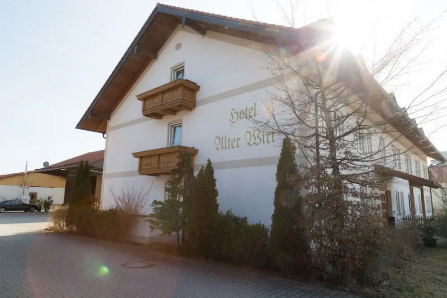 Alter Wirt Putzbrunn Hotel & Pension