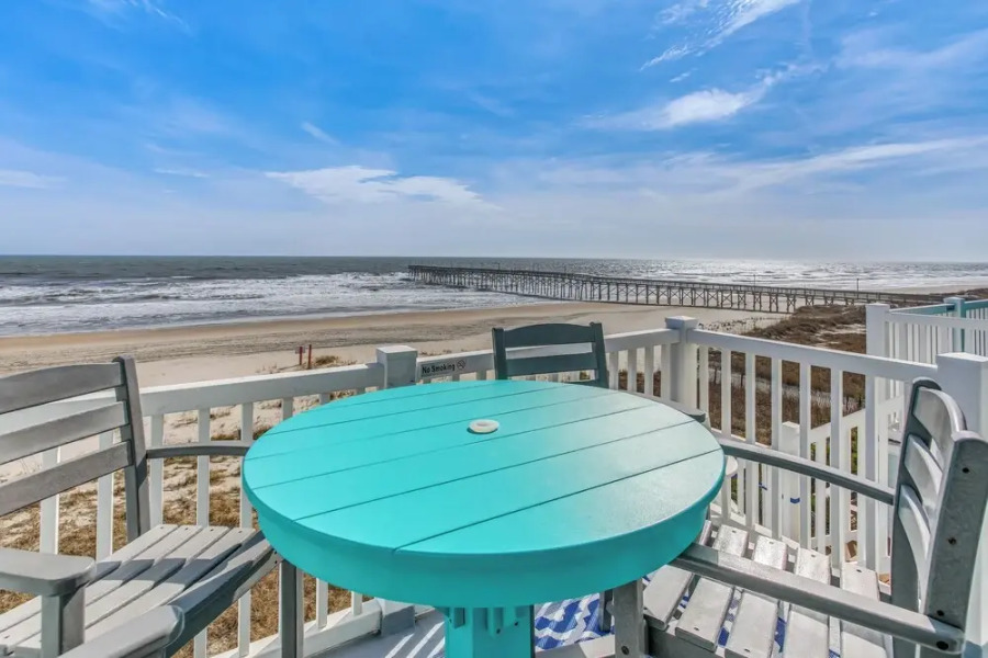 'salt & Light' Oceanfront Condo w/ Pool & Elevator