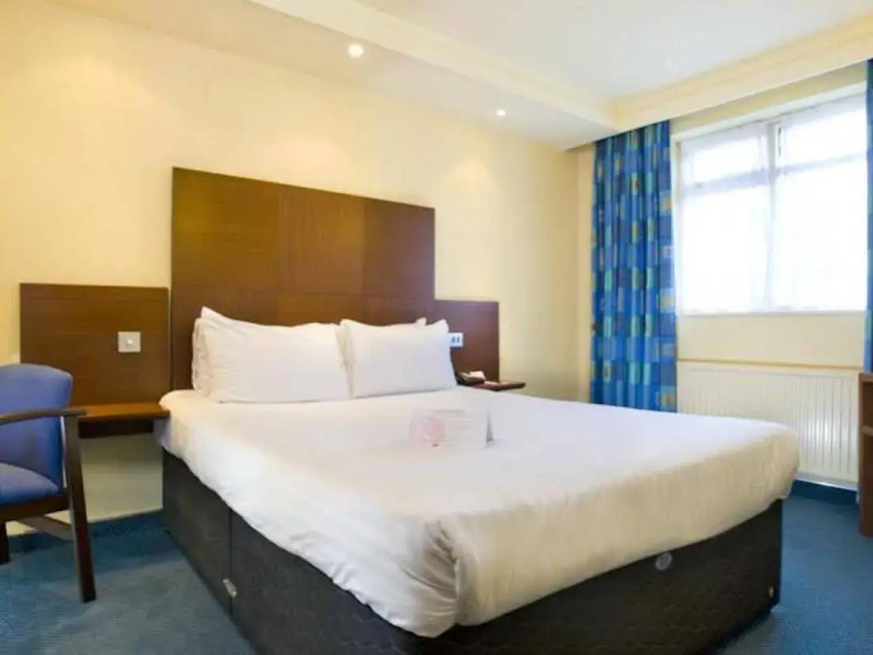 Surya Hogs Back Hotel and Spa