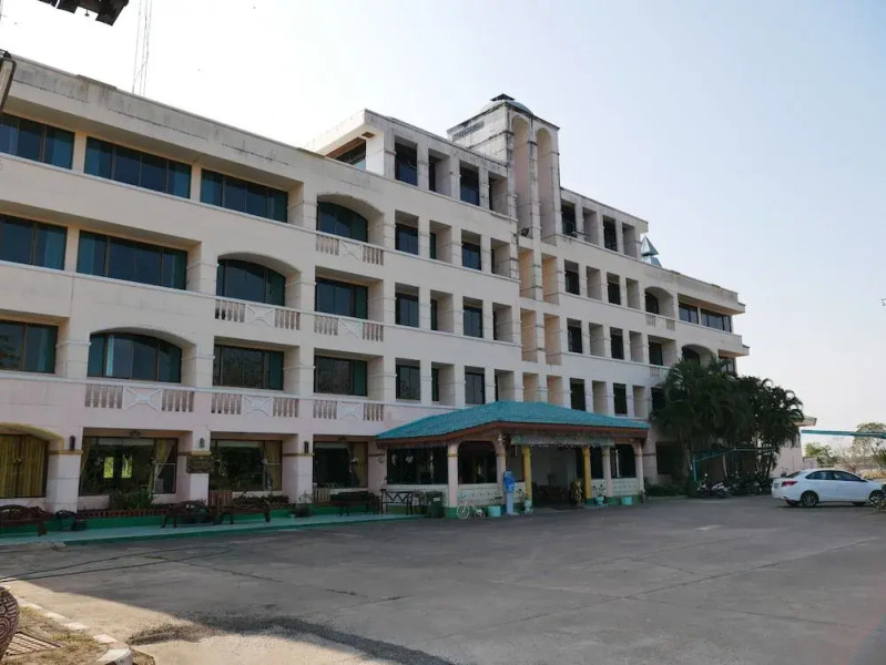 Royal Jommanee Hotel