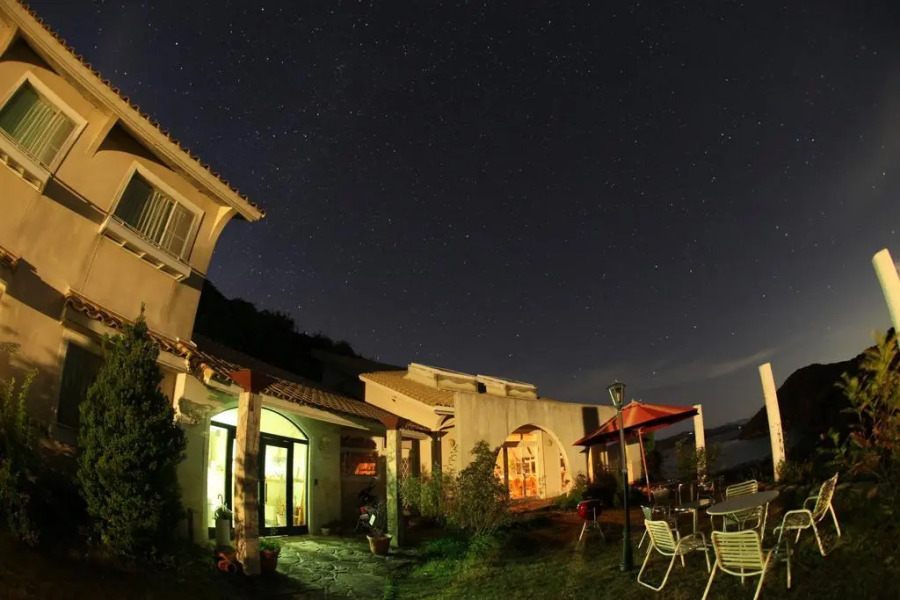 Auberge & Cafe-Bar Leo Soleil