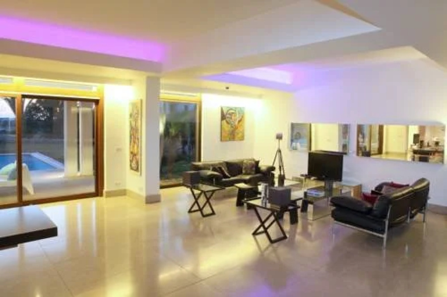 The Swan Suites