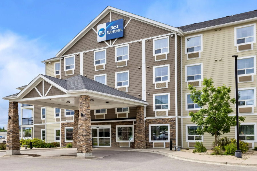 Best Western Thompson Hotel & Suites