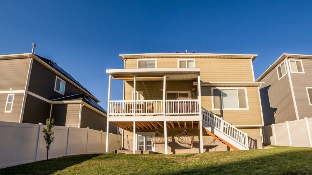 New Luxury Apt Close to Shops, Ski Resorts, and More