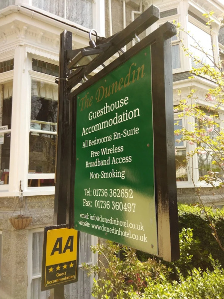 Dunedin Guest House