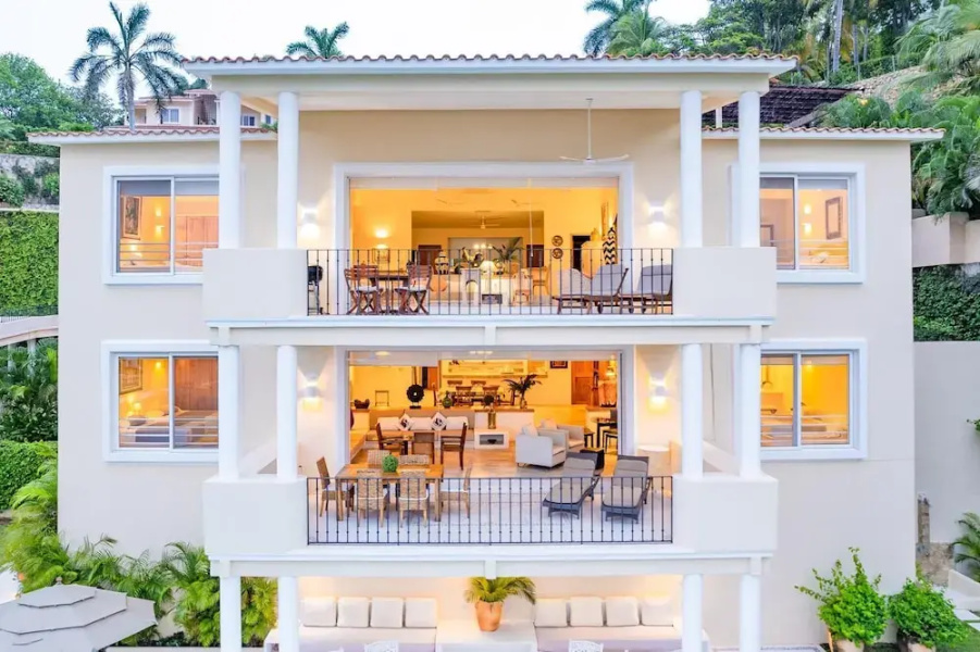 Villas Carey Condo