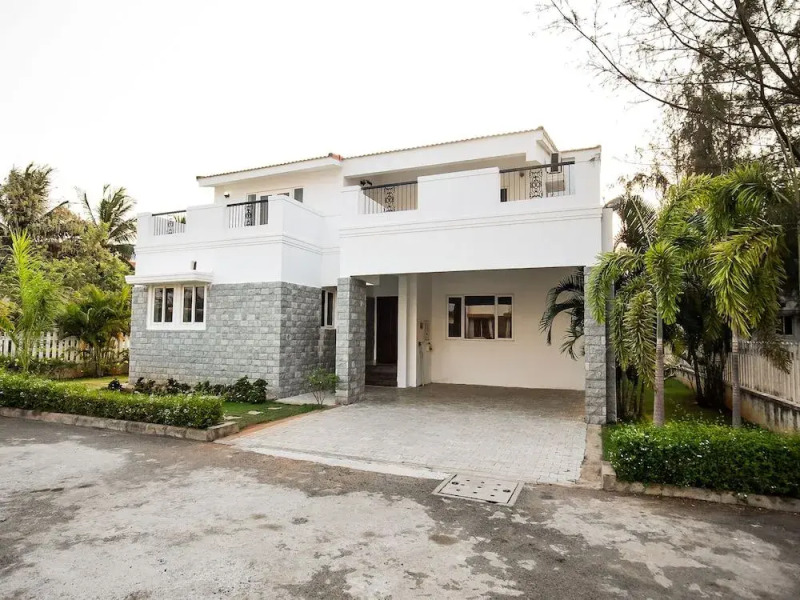 Capital O 40286 Lush Garden Resort