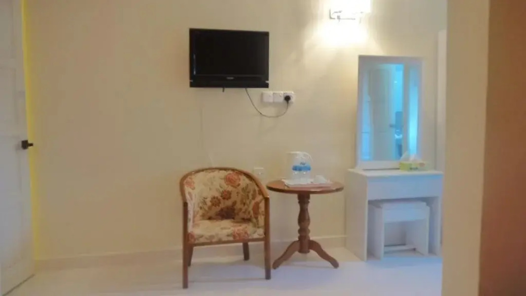 OYO 90010 Hotel Natalia Villa Inapan