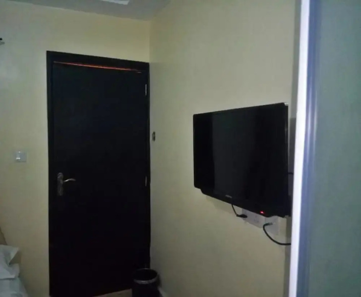 Olive or Twist Lounge