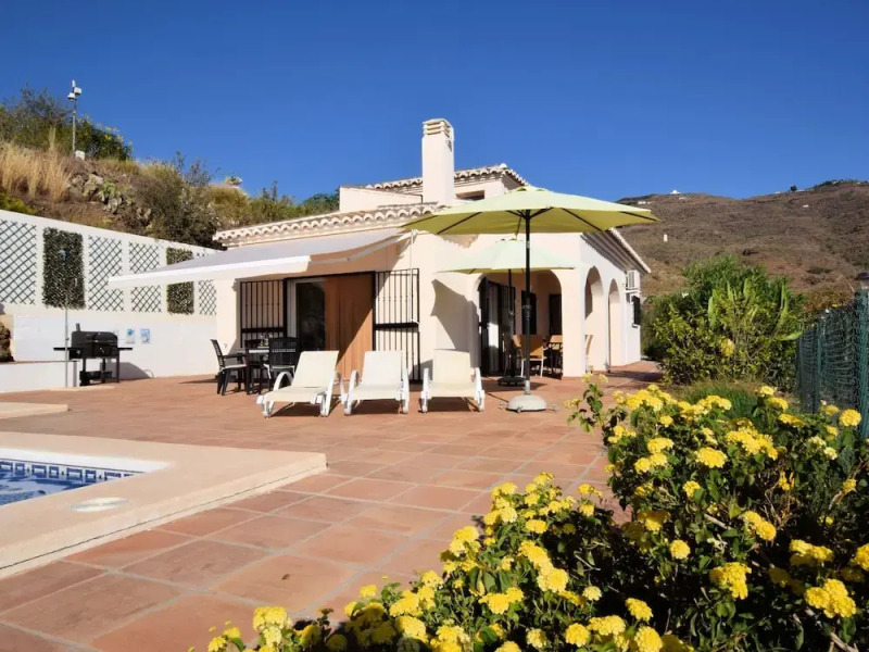 Luxurious Villa in Arenas with Swimming Pool