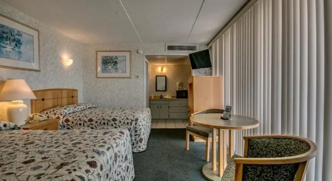 Admiral Resort Motel