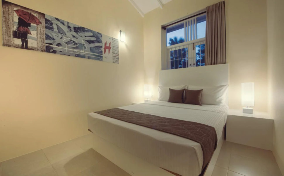 Hush Lagoon 30