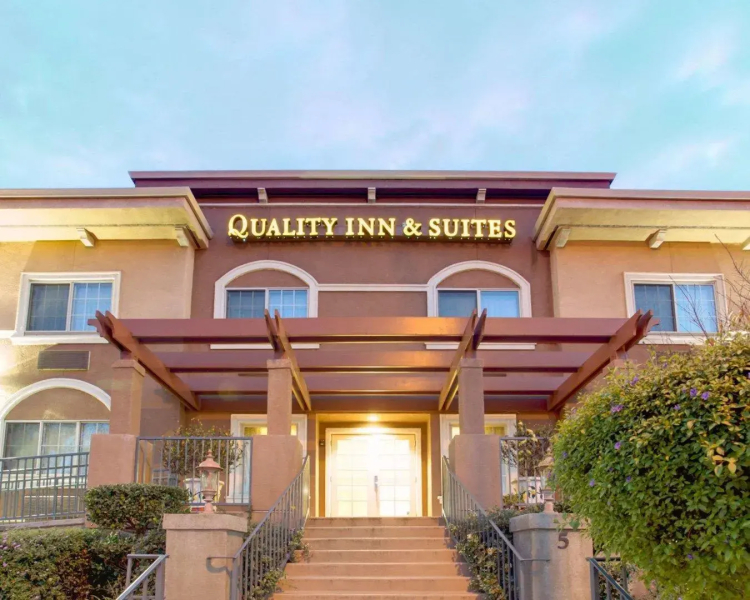 Holiday Inn Express & Suites Mountain View Silicon Valley by IHG