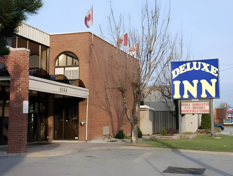 Deluxe Inn