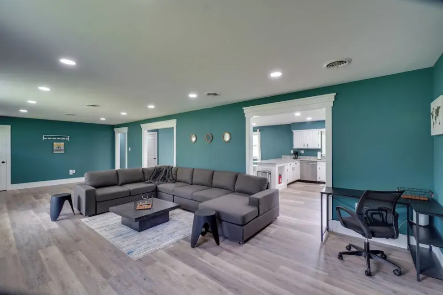 Walk to Stores: Home in Historic Shepherdstown!