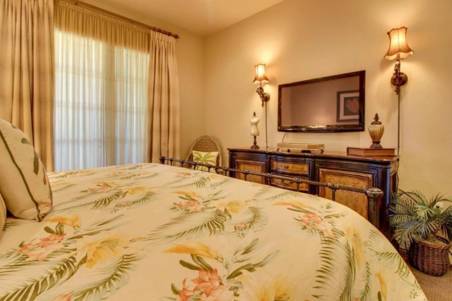 THE Living Local Lakeway Cove on Lake Travis