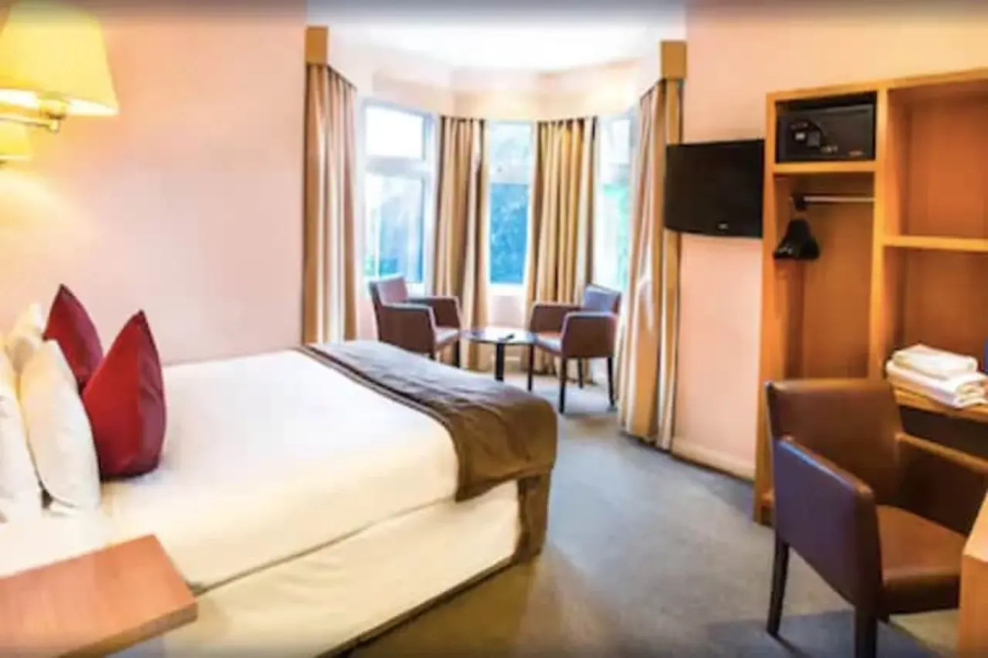 Luton Hotel