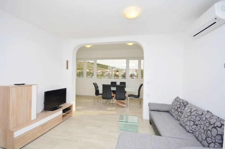 Apartments Tonći and Iris