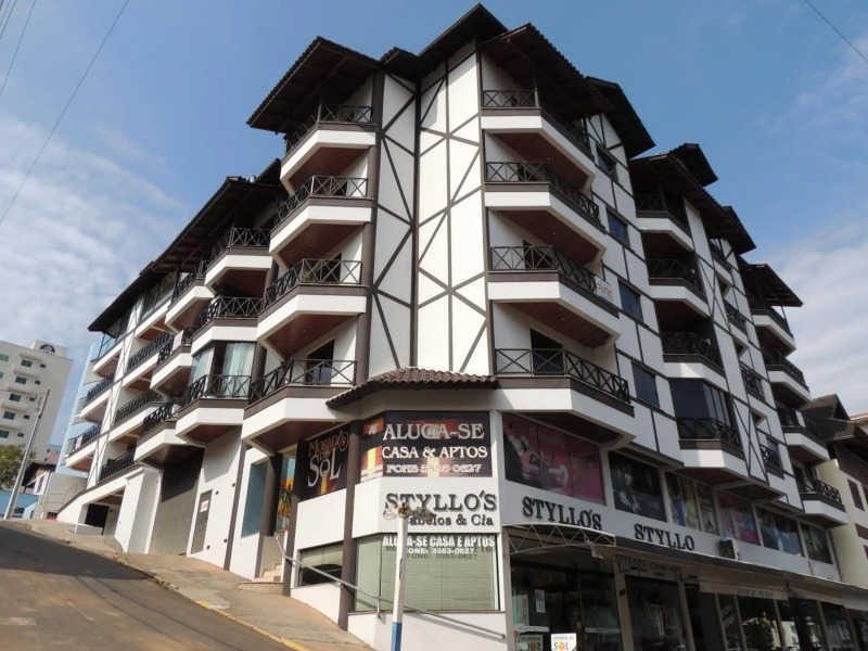 Belíssimo Apto Frente Avenida