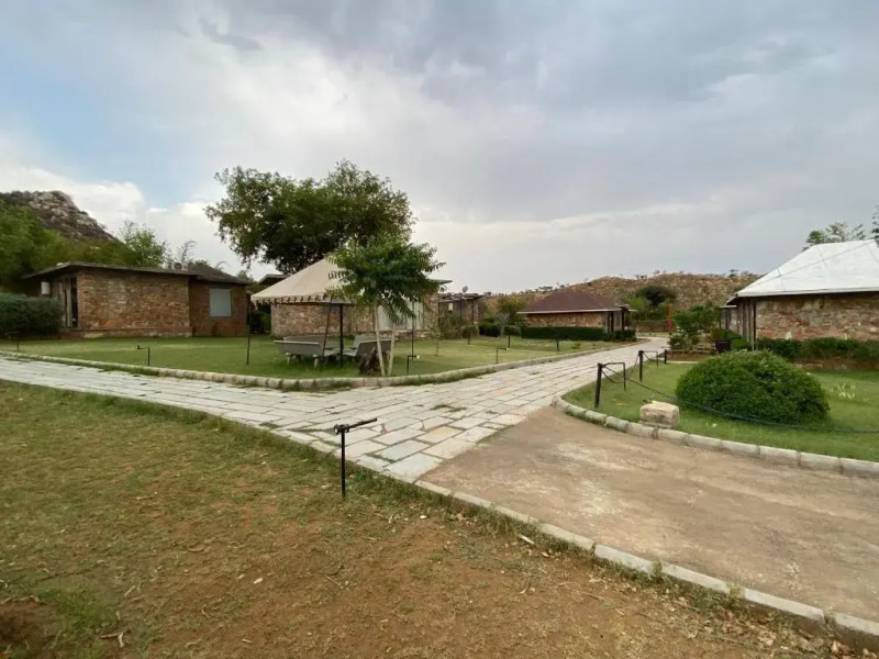 Grass Field Valley Resort