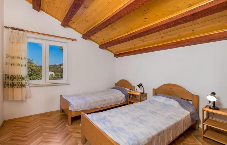 Beautiful Apartment in Balenska Draga With 2 Bedrooms